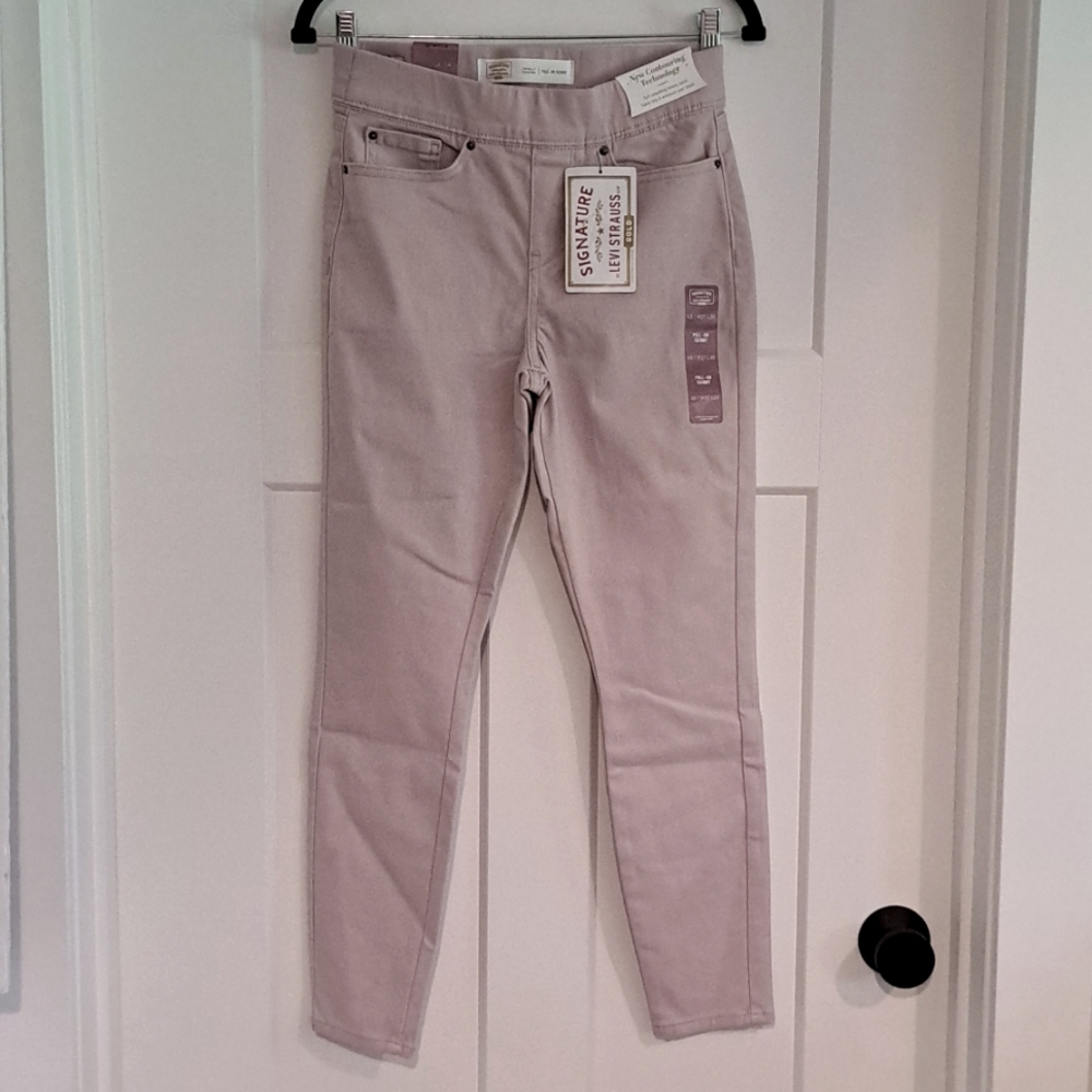 NWT Totally Shaping Pull-on Skinny Pants (Lt Pink) - LEVI STRAUSS - Picture 5 of 10